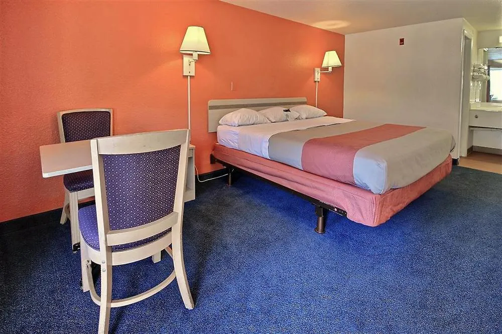 Motel 6-Newport News, Va