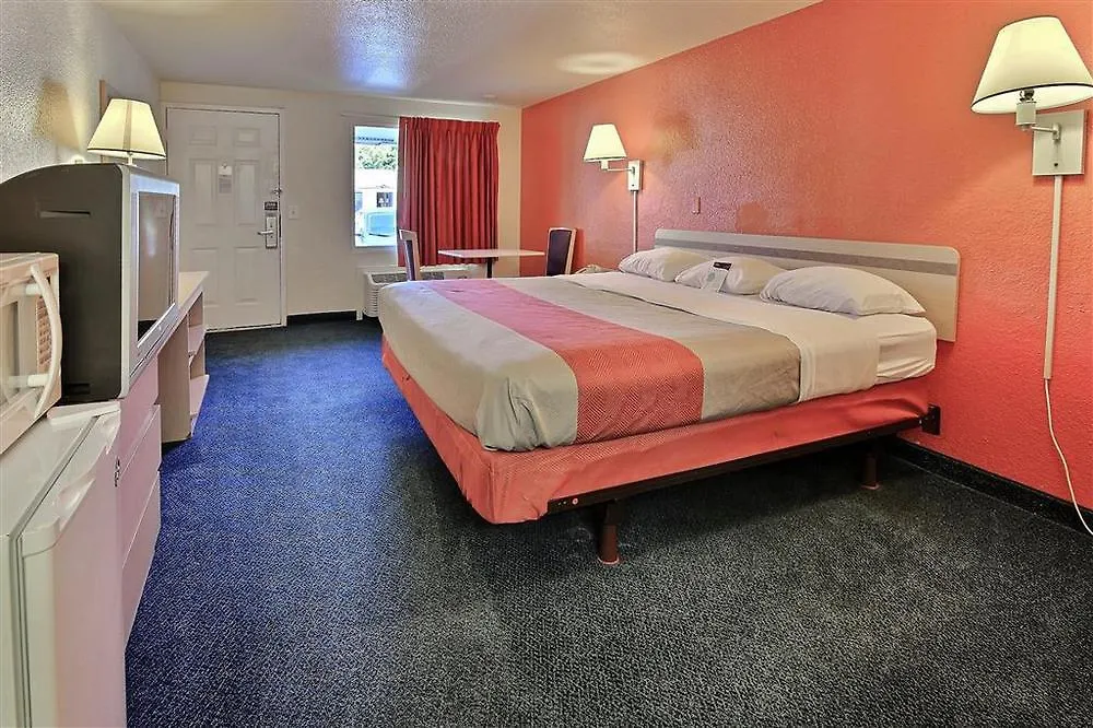 **  Motel 6-Newport News, Va United States