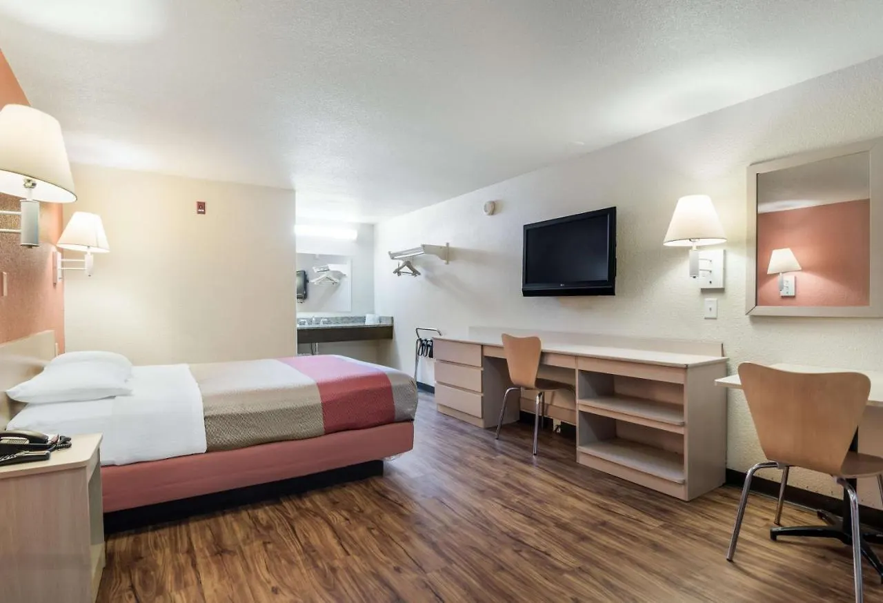 Motel 6-Newport News, Va
