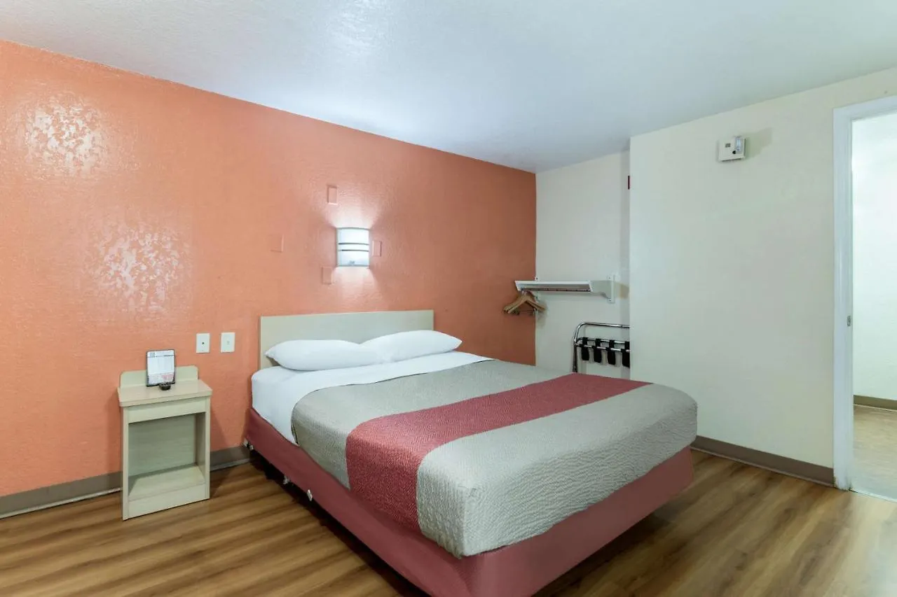 Motel 6-Newport News, Va